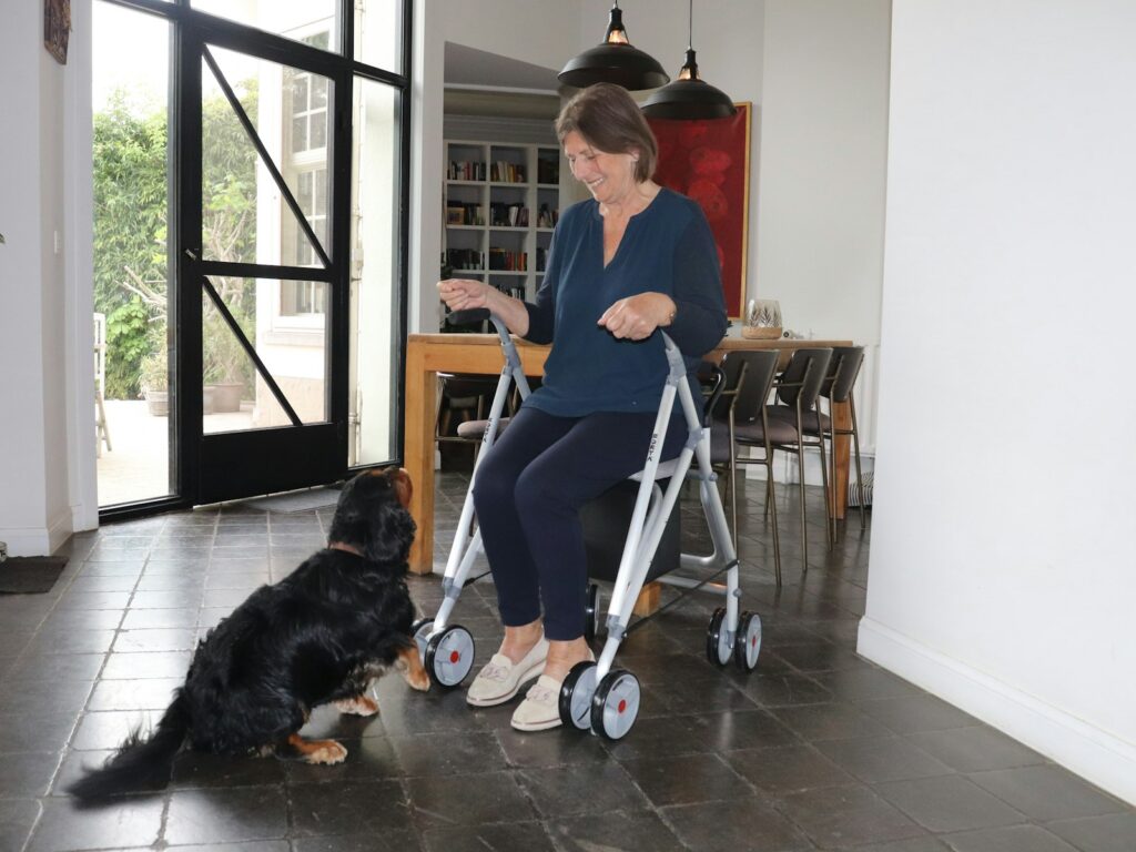 How to Choose a Walking Aid: Stick, Frame or Rollator?